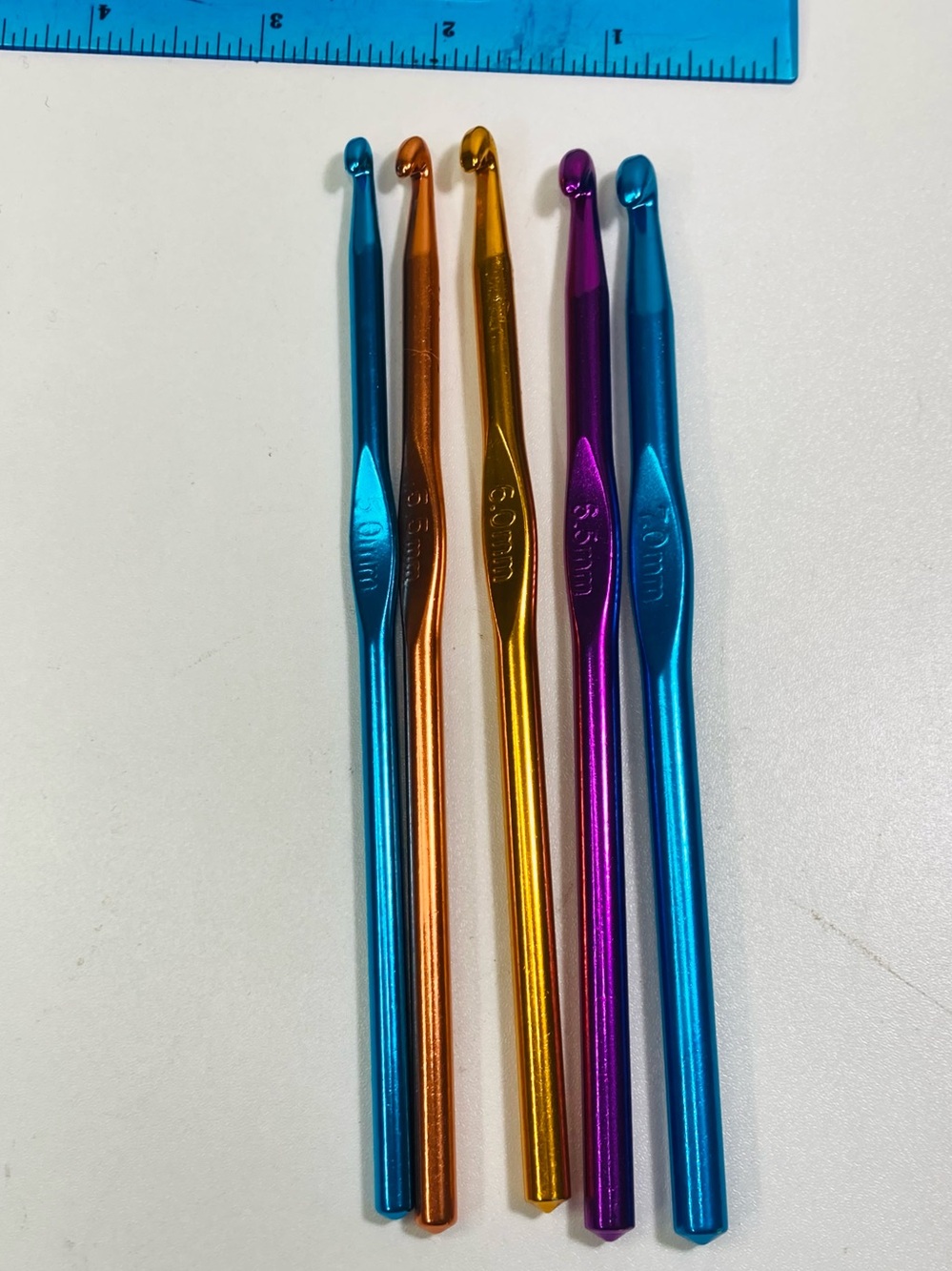 5 Metal Crochet Hooks Blue 5.0mm, Orange 5.5mm, Gold 6.0mm, Purple 6.5, Blue 7.0